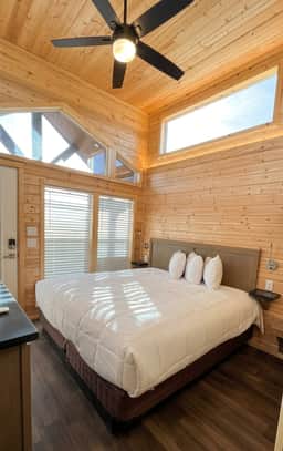64B Cozy Home near Grand Canyon South Rim King Bed Sleeps 2