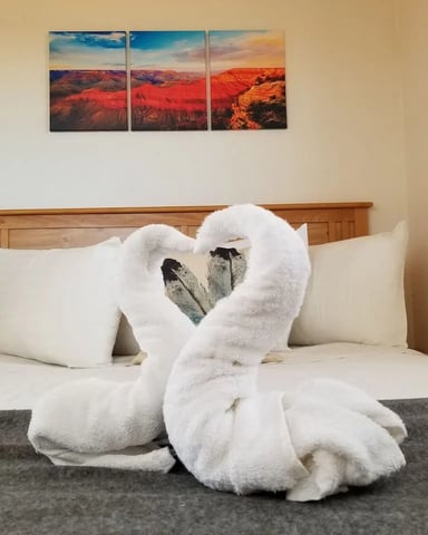 Cozy King Bed Chalets