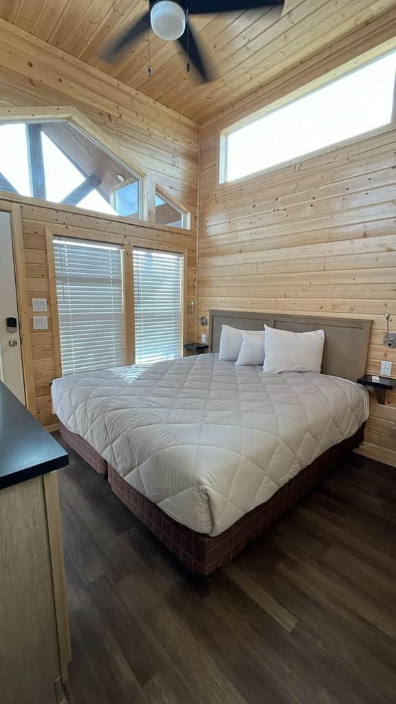 60B Cozy Home near Grand Canyon South Rim King Bed Sleeps 2