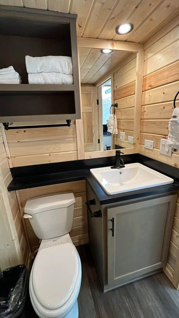 60B Cozy Home near Grand Canyon South Rim King Bed Sleeps 2