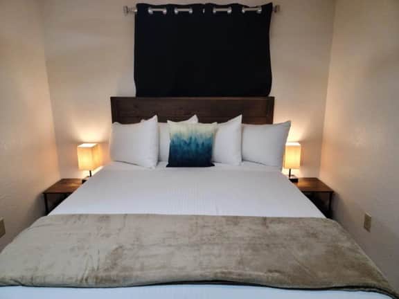 69A Cozy Cabin near Grand Canyon South Rim Sleeps 4
