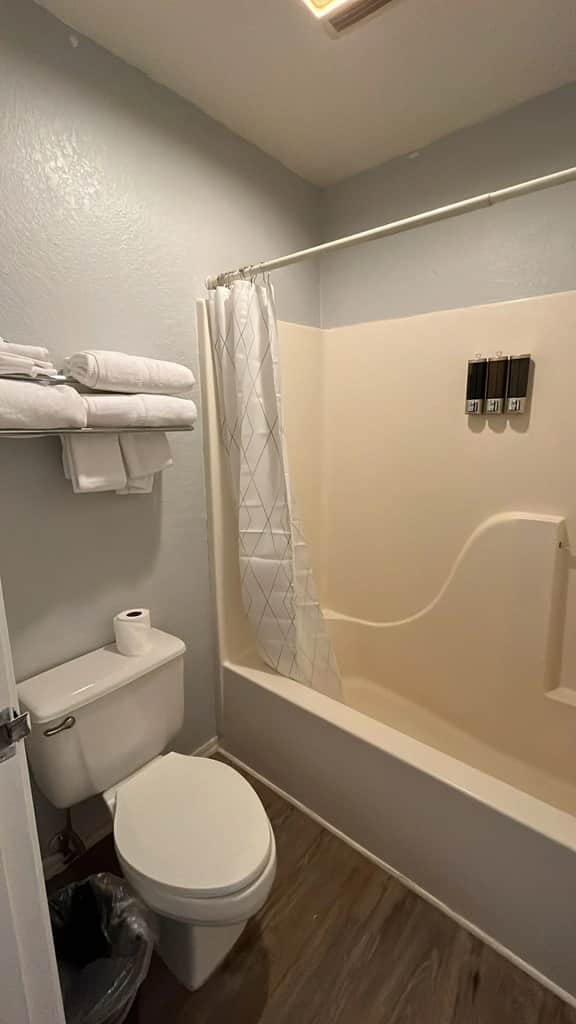 82B Studio near Grand Canyon South Rim Sleeps 2