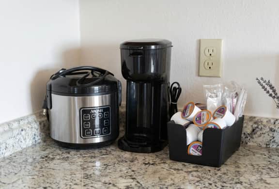 Grand Canyon Gateway: Private Suite with Full Kitchen-Sleeps 4