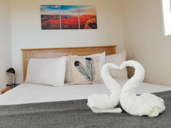 72B Family Retreat near Grand Canyon South Rim Sleeps 4